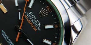 n厂V8黑水鬼无日历复刻表：一款经典的手表